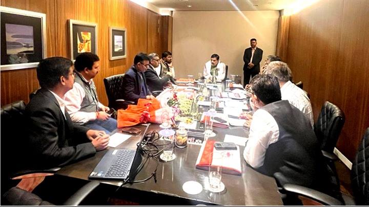 मुख्यमंत्री डॉ. यादव ने डेयरी किसानों को दूध की सही कीमत दिलाने केलिए सांची और अमूल की संयुक्त बैठक ली